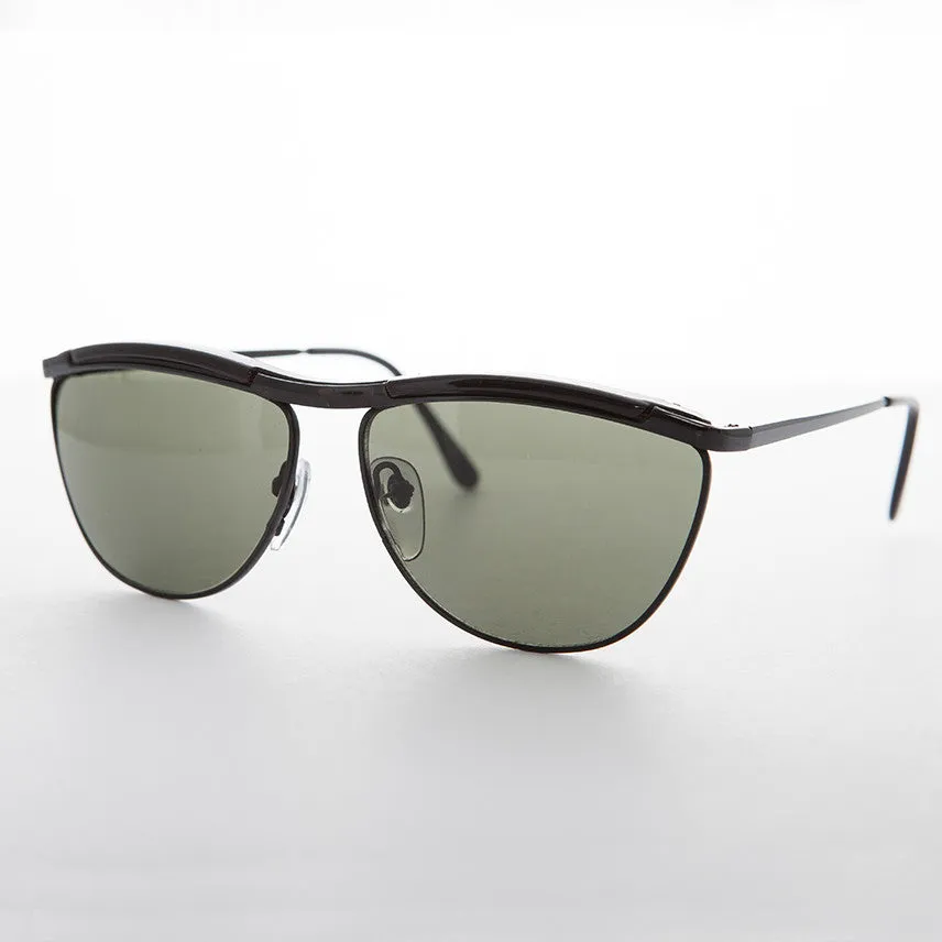 Elegant Sunglass with Rare Brow Bar Design - Fletcher