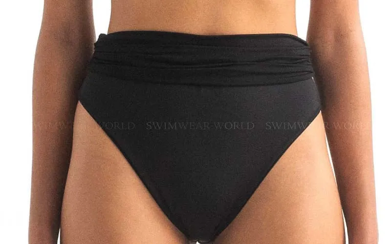 Leonor-Leo Bikini