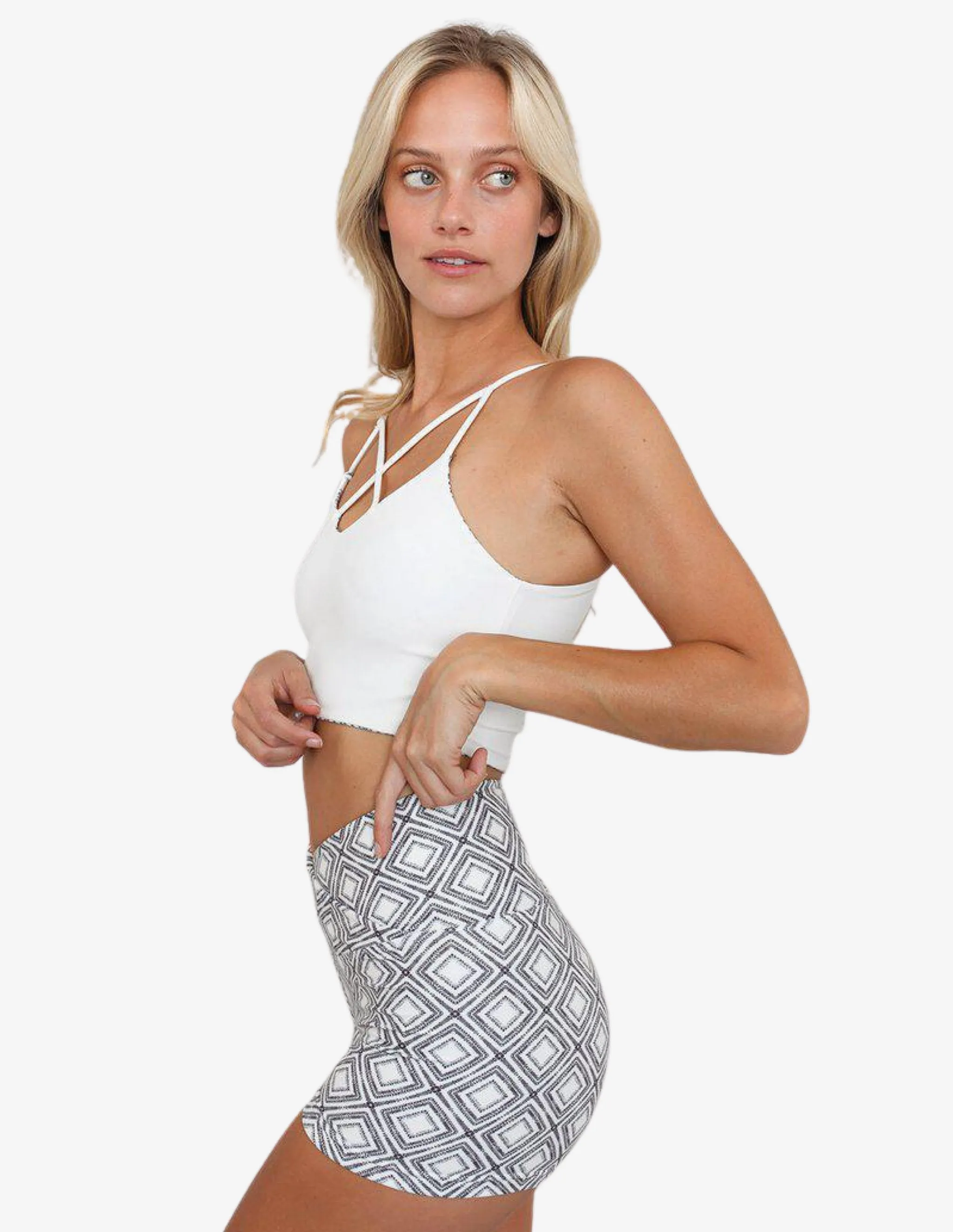 Lineage Crossover High-Waisted Short