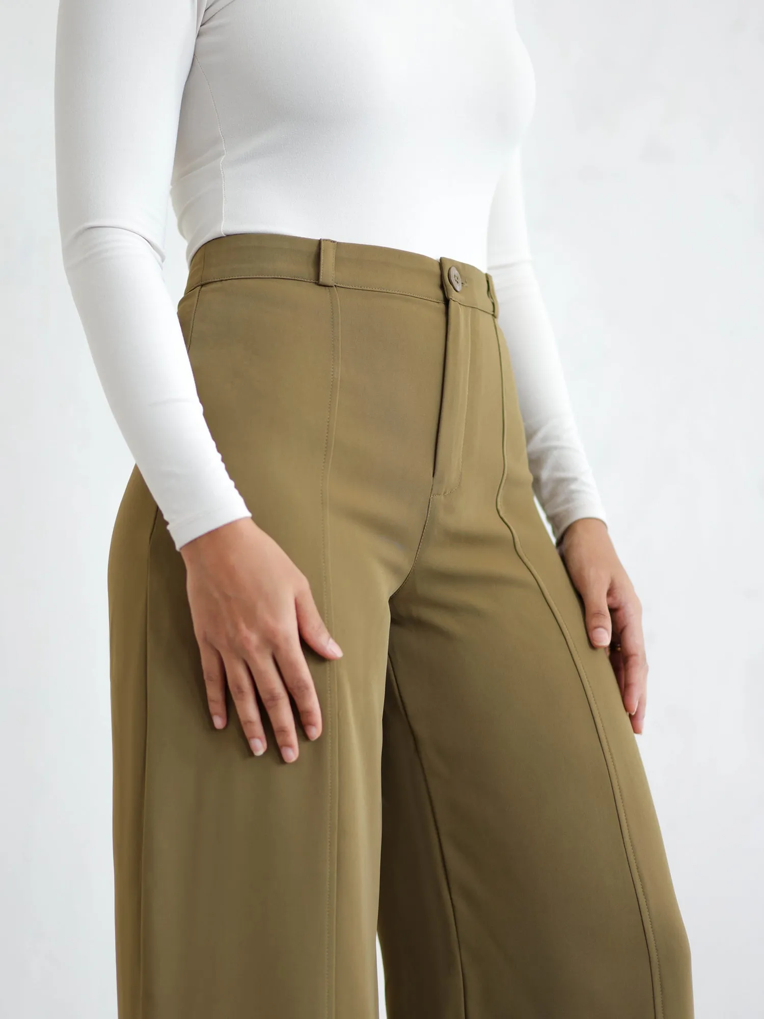 Seam Detailed High Waisted Pant