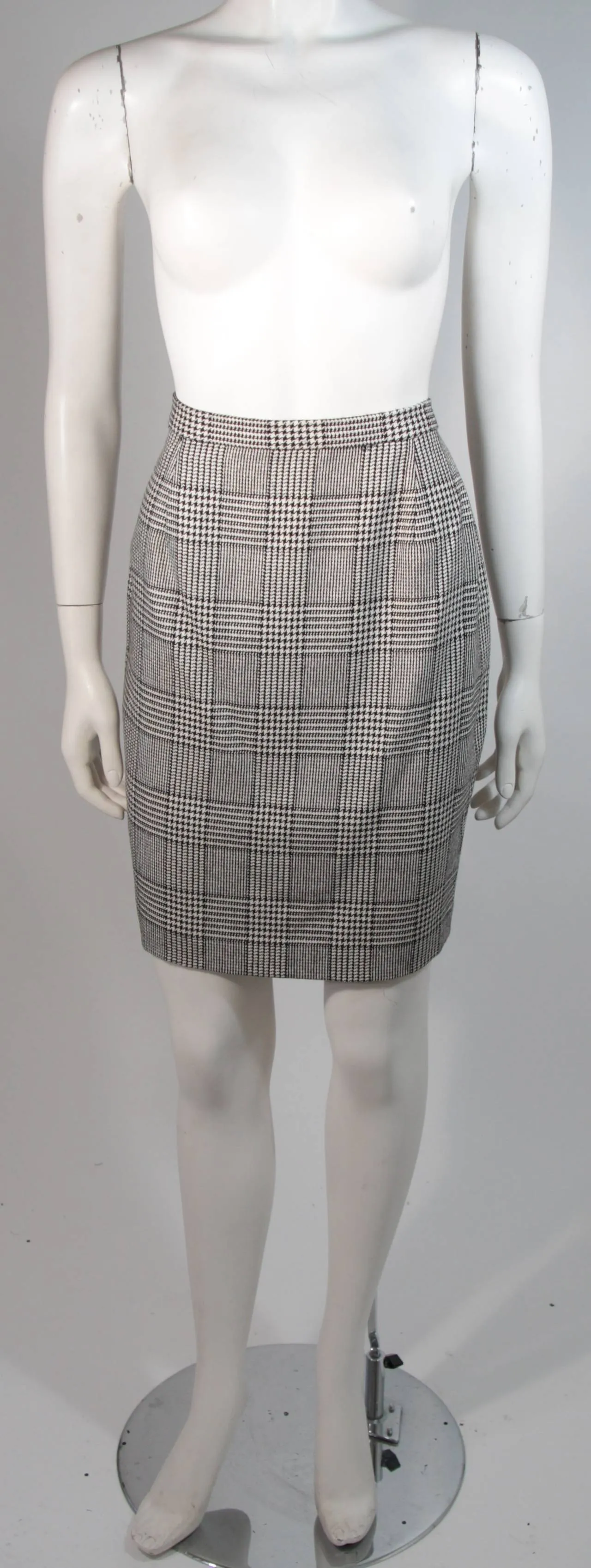 VICKY TIEL Black & White Plaid Skirt Suit with Lace Size 40