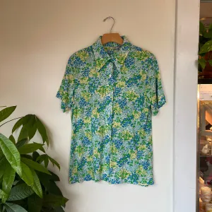 Vintage 60s 70s floral print short sleeve blouse by Alfred Dunner // size 18 (HT2338)