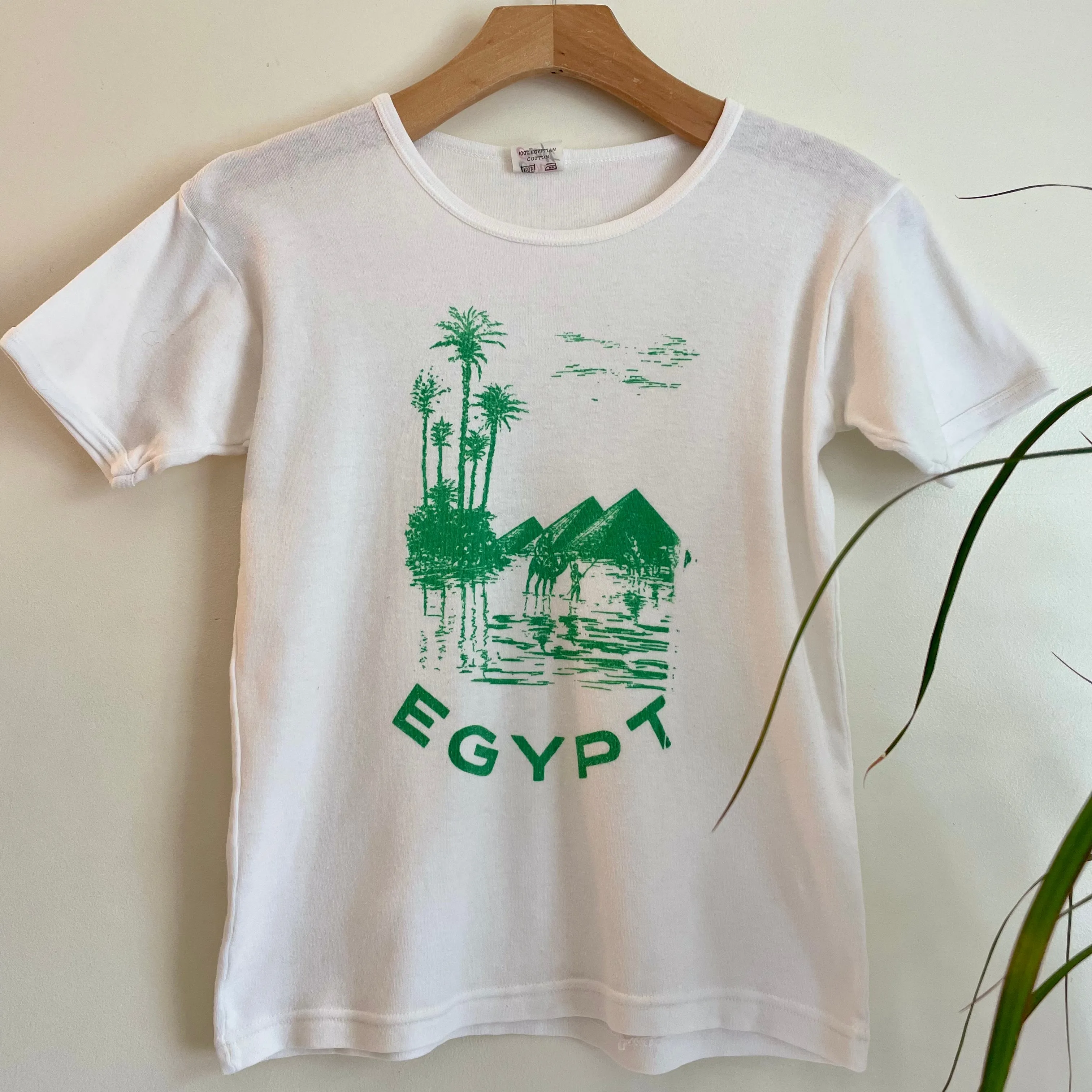 Vintage 70s 80s Carla Craft Souvenir Crew neck pullover tee // size Small Medium