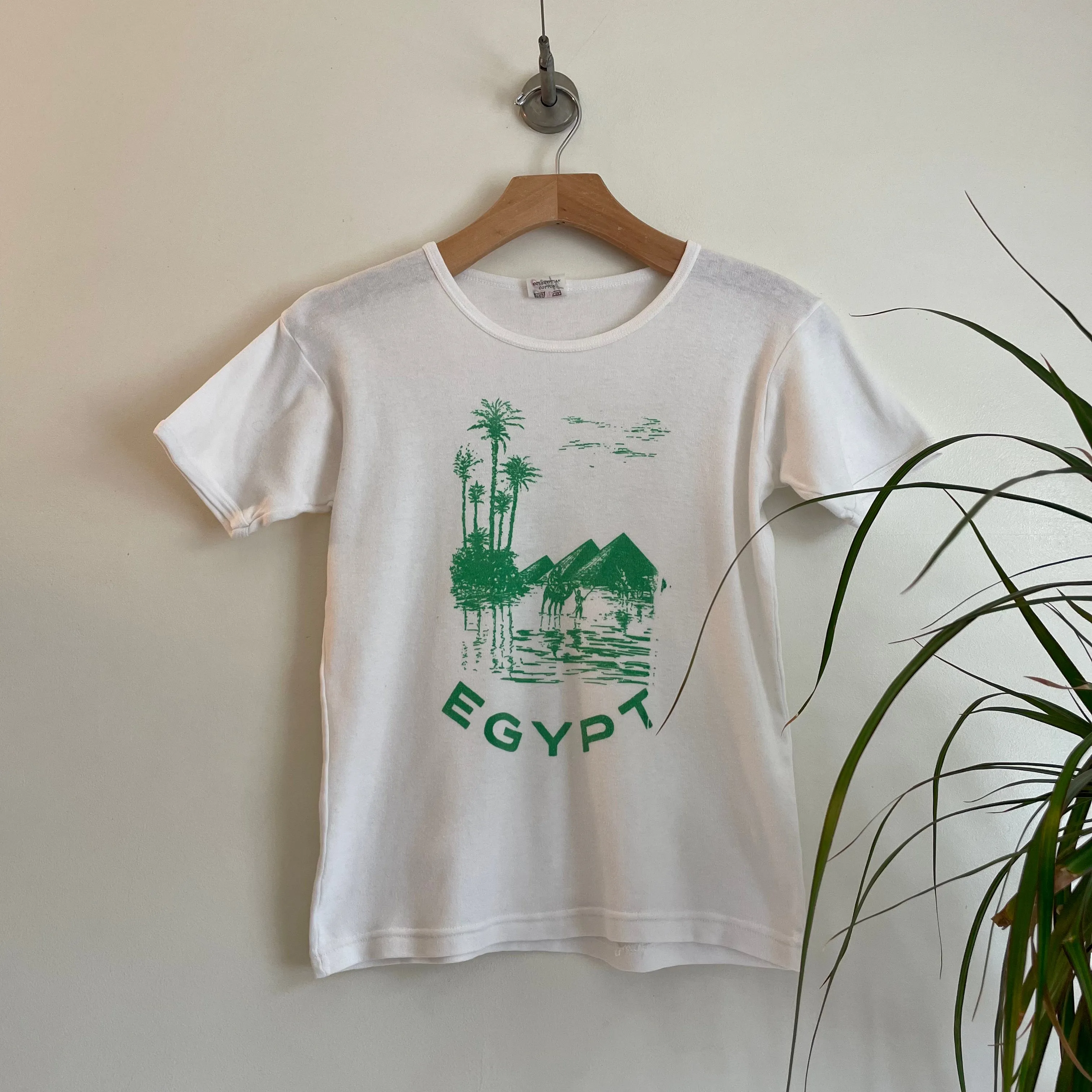 Vintage 70s 80s Carla Craft Souvenir Crew neck pullover tee // size Small Medium