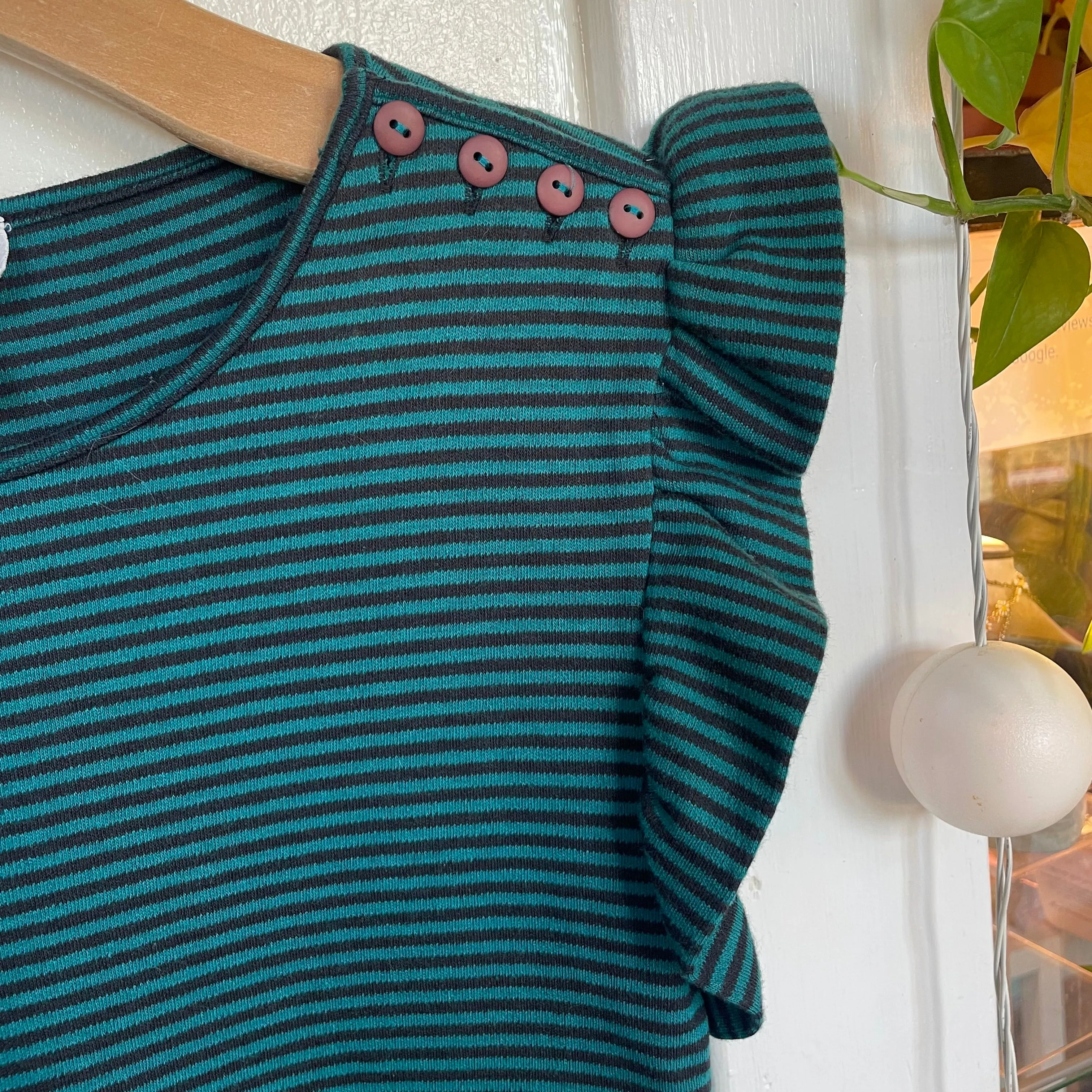 Vintage 70s/80s Josephine striped ruffle cap sleeve top // size medium // (ht2432)