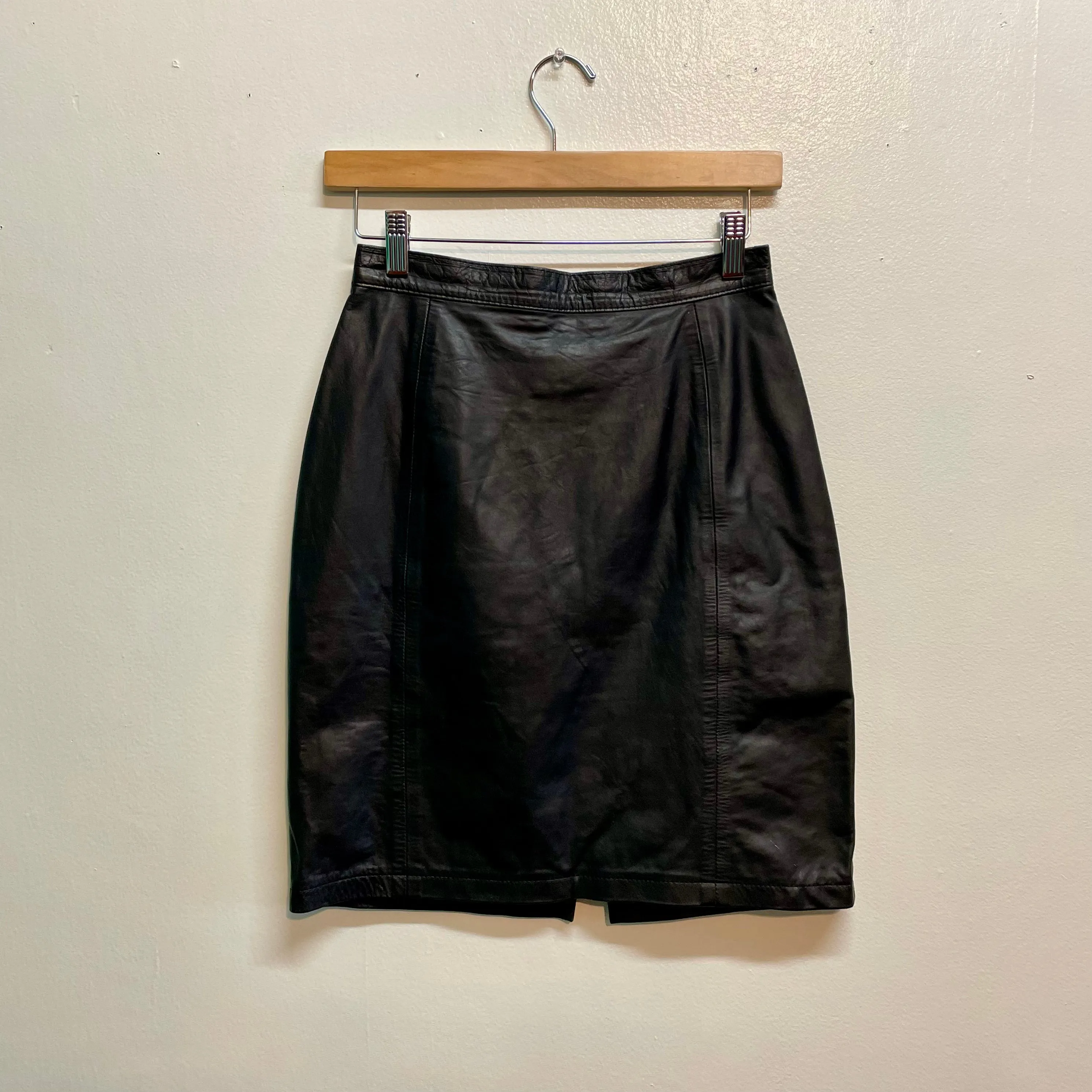 Vintage 80s 90s Amati black leather high waist skirt // size 9/10 // (ht22105)