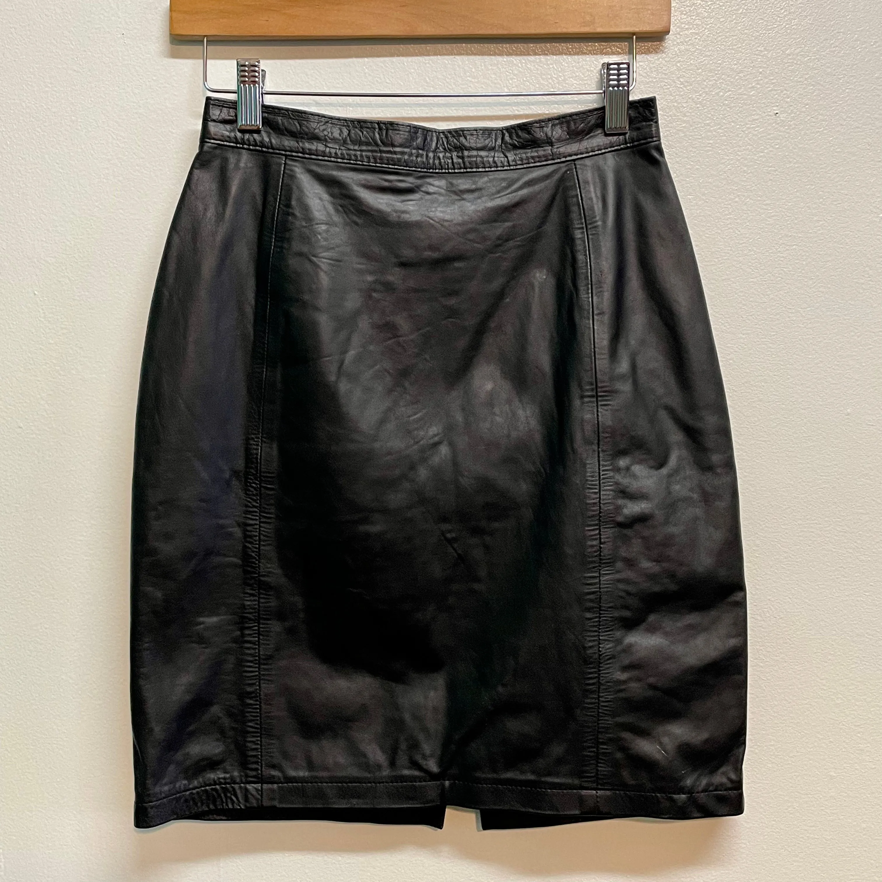 Vintage 80s 90s Amati black leather high waist skirt // size 9/10 // (ht22105)