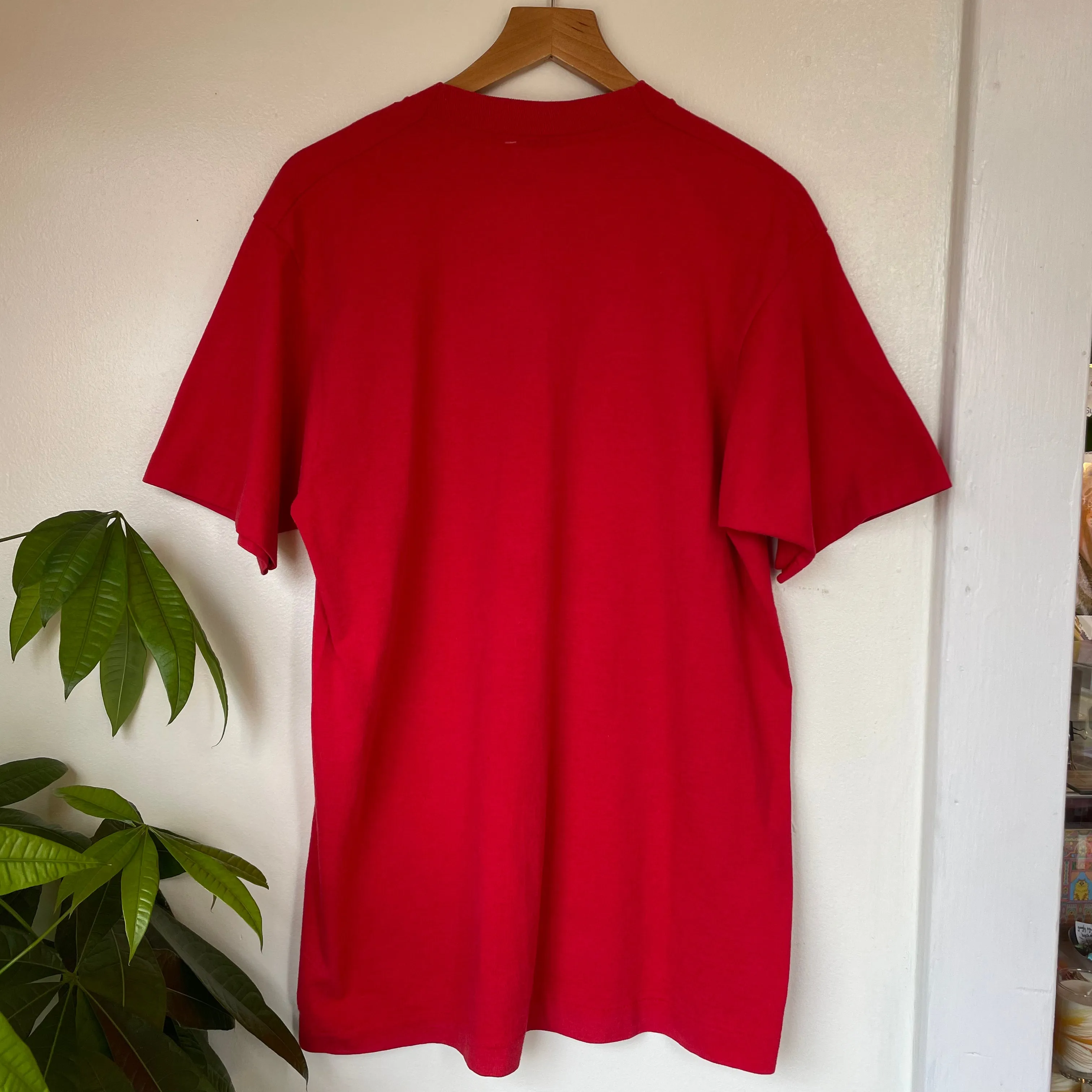 Vintage 80s 90s Red Achy Breaky Heart tee (ht2329)
