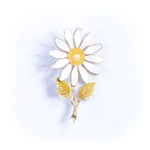 Vintage Accessocraft NYC White and Yellow Daisy Brooch