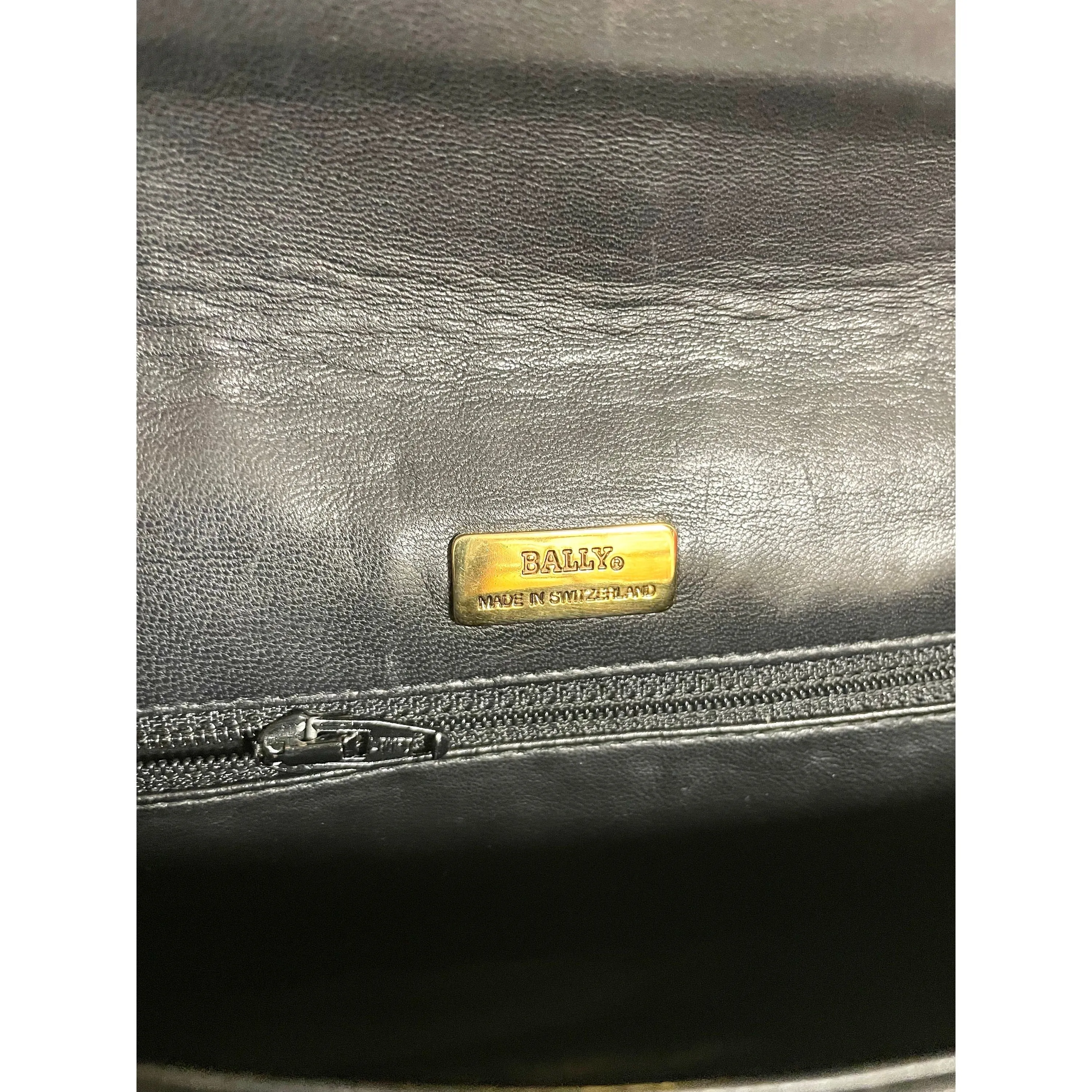 Vintage BALLY black leather shoulder bag with white leaf stitches and chain strap. 060310ya1