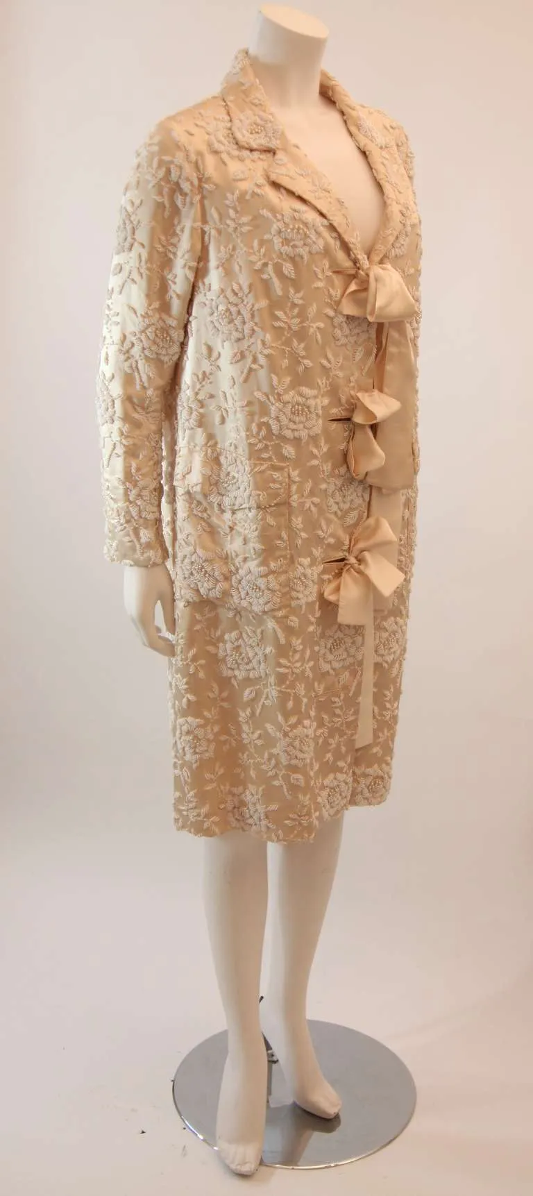 VINTAGE Cream Silk Coat w/ White Floral Beaded Motif & Ribbon Tie