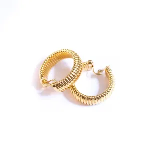 Vintage Monet Ribbed Large Clip Earrings