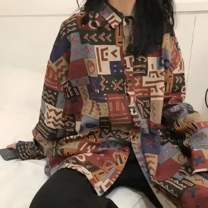 Vintage Shirt with Classic Collar and Abstract Shapes Design